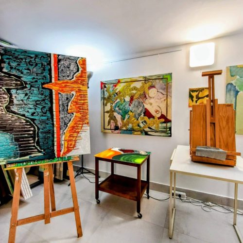 Vue d'atelier, chevalets